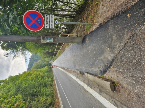 Oprava chodníkov  a poškodení miestnych komunikácii